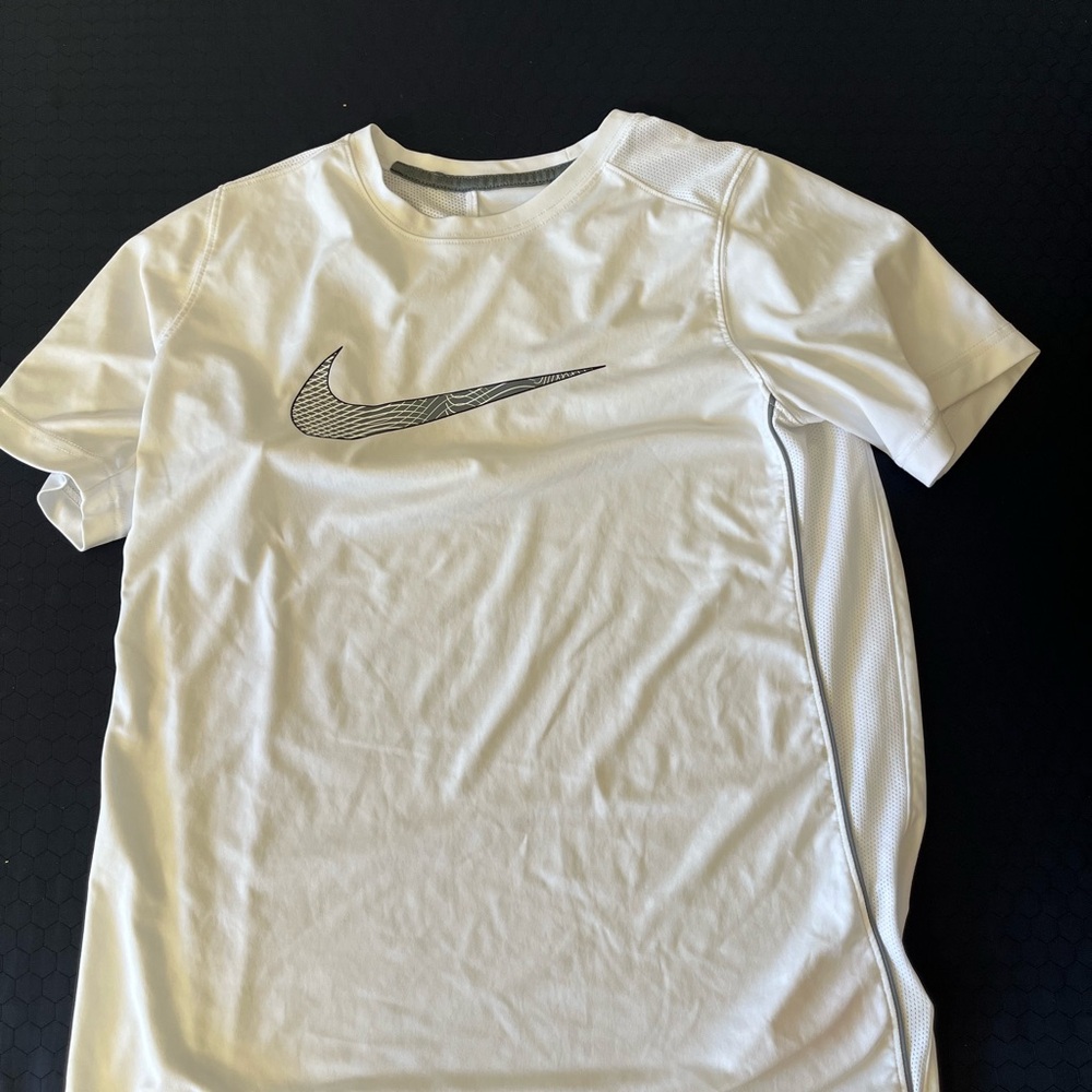 Nike Men's White T-Shirt